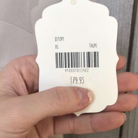 Elegant lace dress - Picture 2 of 7